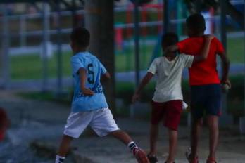 Más del 50% de niños y adolescentes que forman parte de esta estadística vienen de familias monoparentales, evidenciando la desintegración actual de los hogares panameños.