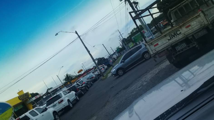 El cierre de la vía se reportó desde anoche a las 9:49 p.m.